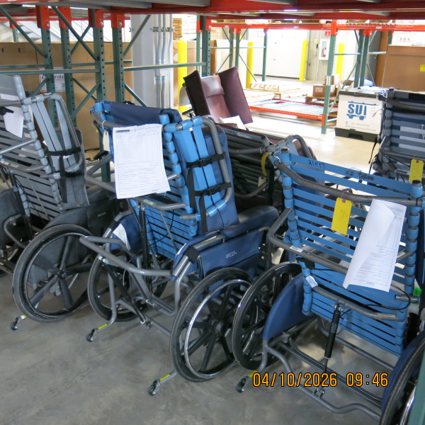 BRODA CHAIRS — photo 1