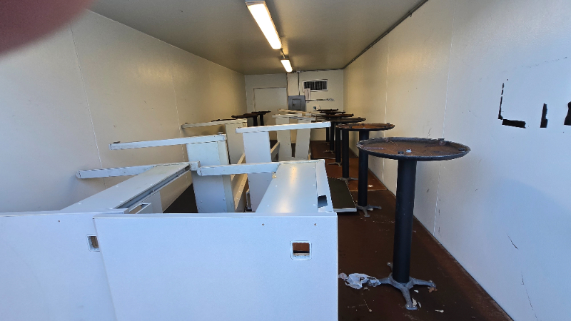 Desks/Locker — photo 1