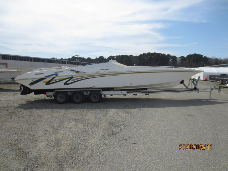 35 foot Non-Standard Boat — photo 1