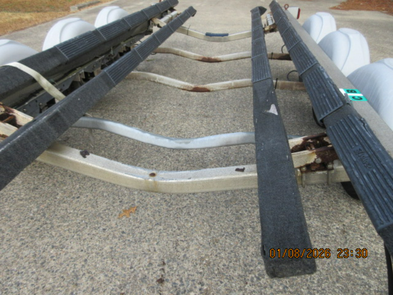 EZ Loader Boat Trailer — photo 1