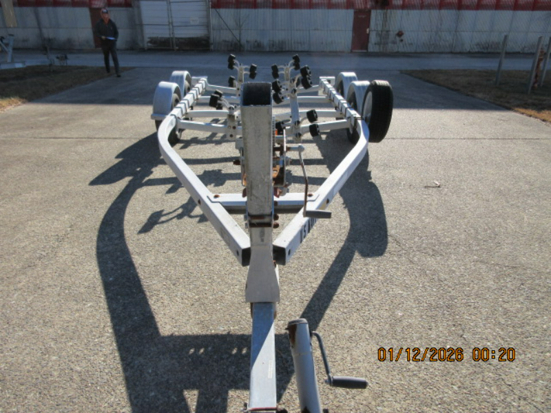 MFR Boat Trailer — photo 1