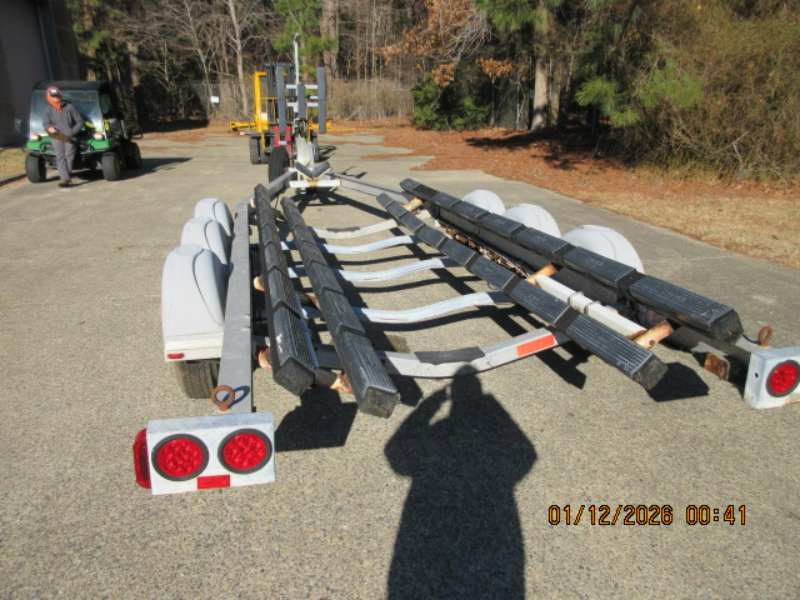 EZ Loader Boat Trailer — photo 1