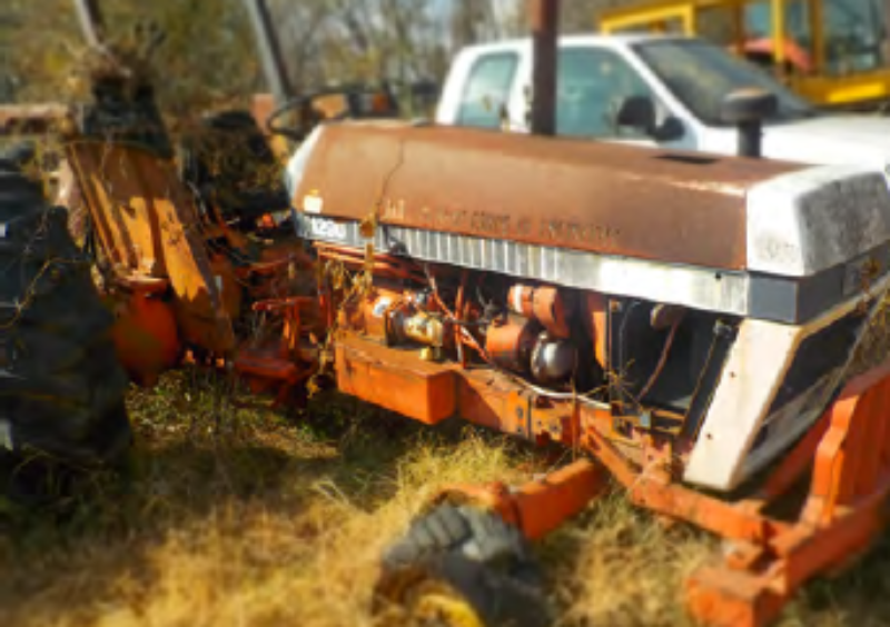 Case 1290 tractor with Woods Batwings — photo 1