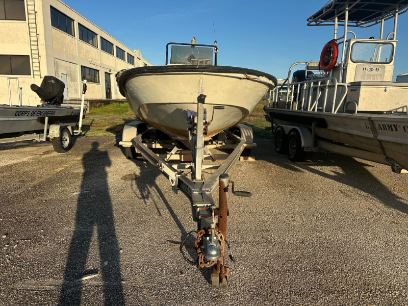 Boston Whaler with Outboard Engine and Trailer — photo 1