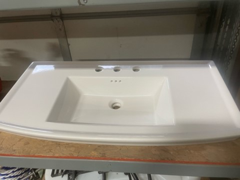 Porcelain Sink — photo 1