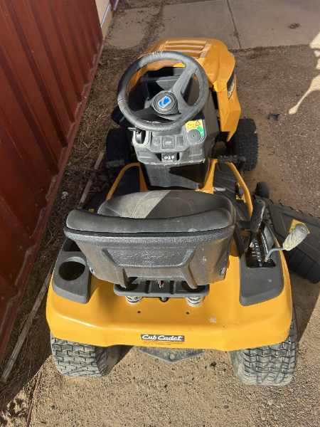 Cub Cadet Lawn Mower — photo 1