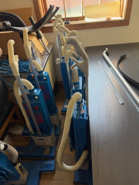 WINDSOR VACUUMS-8 EA — photo 1