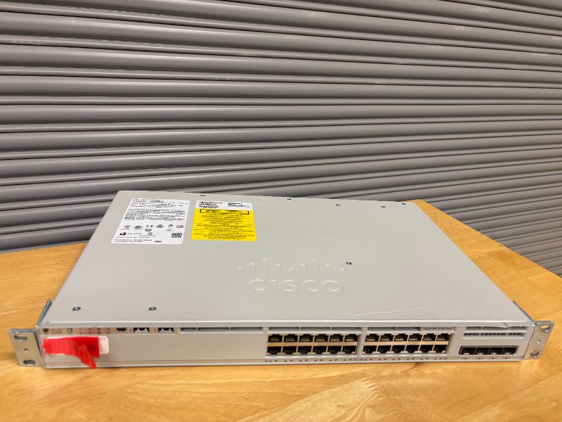 CISCO NETWORK SWITCH