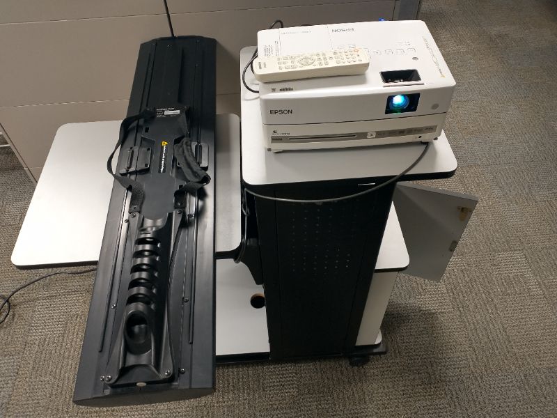Epson PowerLite Presenter H335A  Screen  cart