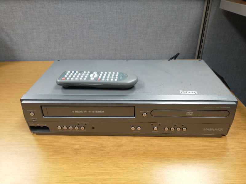 Video Cassette Recorder/DVD Player