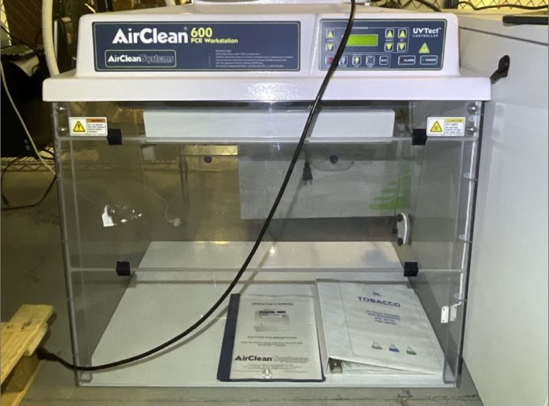 AirClean PCR Workstation