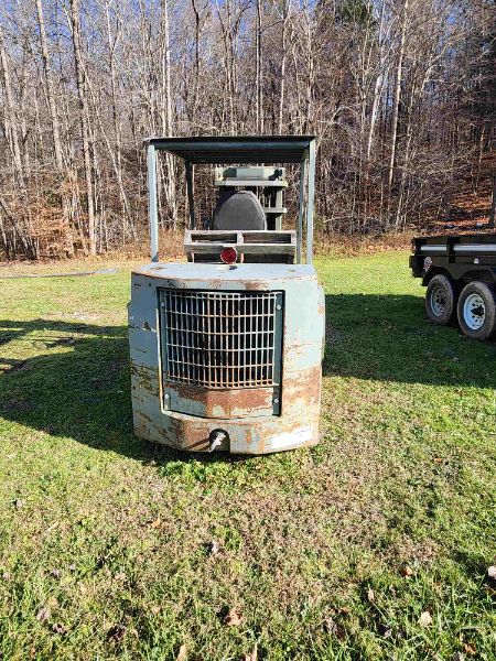 ALLIS CHALMERS FORKLIFT