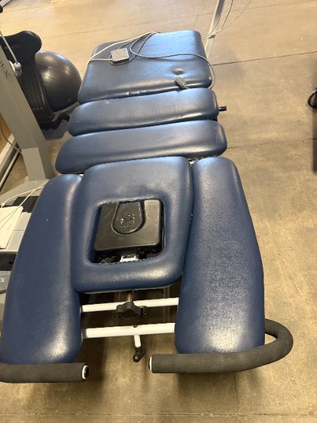 CHATTANOOGA TRITON THERAPY TABLE