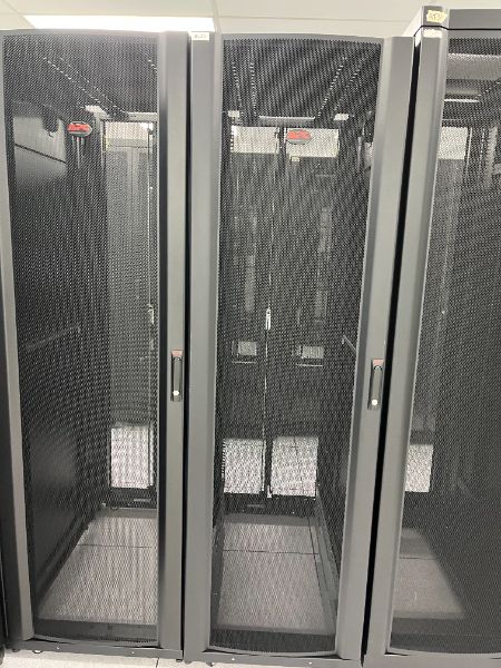 SERVER RACK/ CABINETS