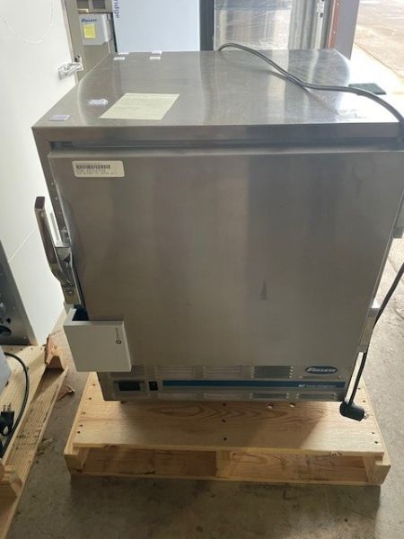 REFRIGERATOR FREEZER