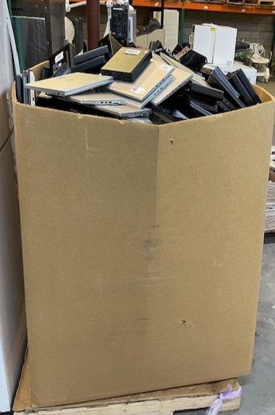 IT Equipment — photo 1