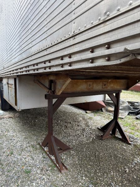 1973 Semitrailer, Van