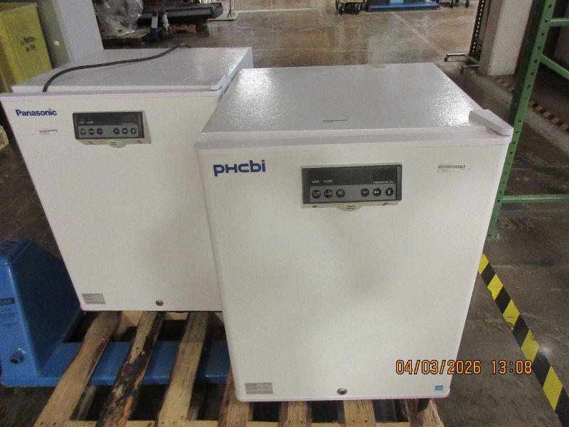 Laboratory Refrigerator and Freezer Lot