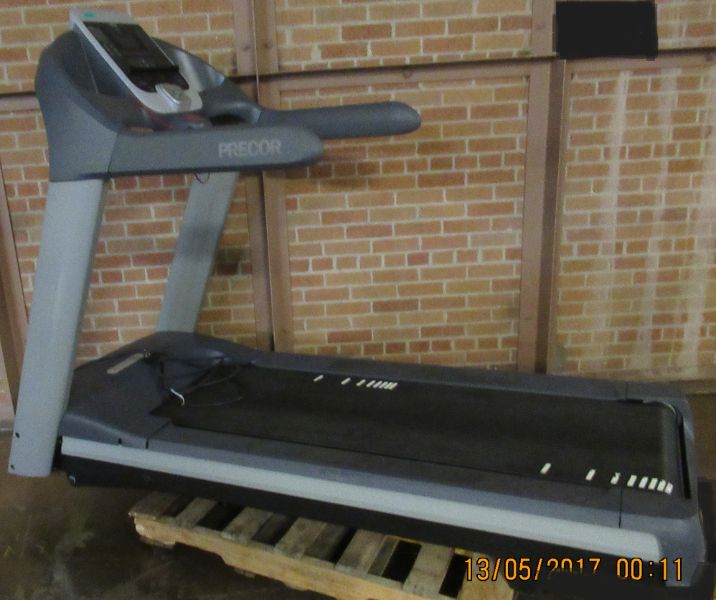 Precor C956i Treadmill