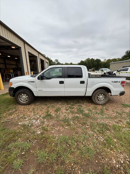 2013 Ford F-150 4WD SuperCrew 145" XL