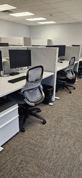 Touchdown Workstations, Qty 8