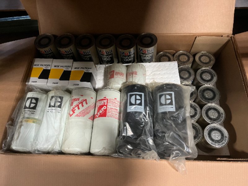 15W40 MOTOR OIL & FILTERS — photo 1