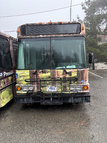 2009 Eldorado National XHF 35 FRT shuttle bus — photo 1