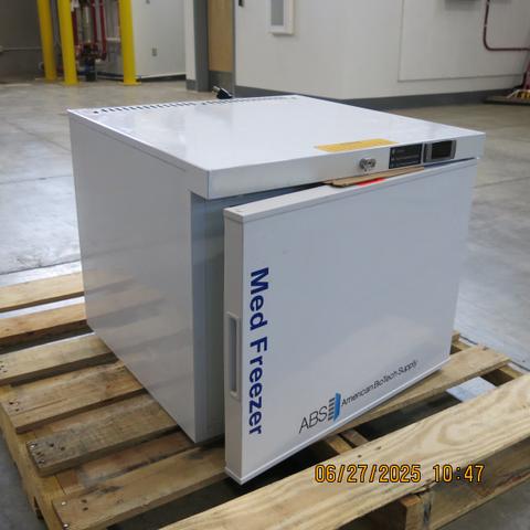 FREEZERS, MEDICAL GRADE