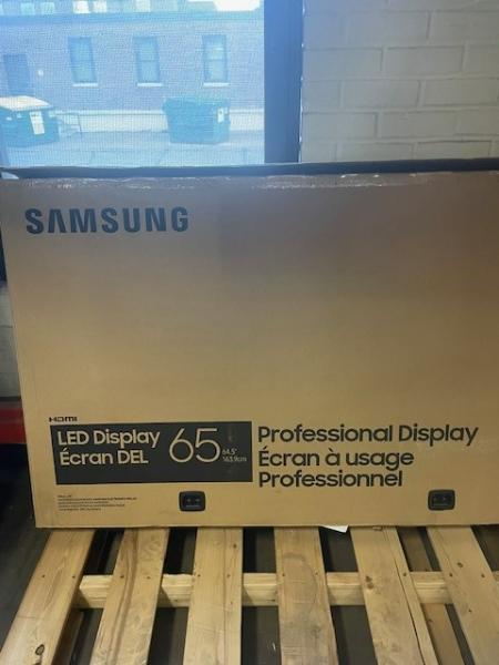 SAMSUNG 65 INCH DISPLAY SCREEN/MONITOR