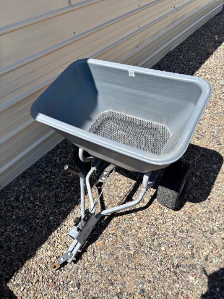 PULL BEHIND SPREADER