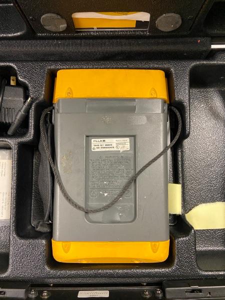 FLUKE OSCILLOSCOPE
