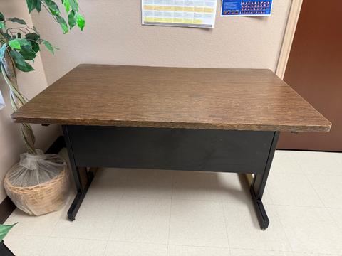 MEDIUM SIZE TABLE