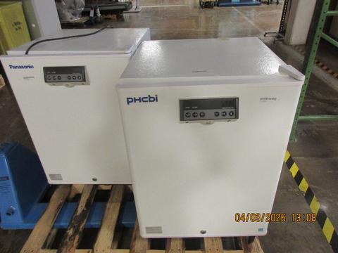 Laboratory Refrigerator and Freezer Lot