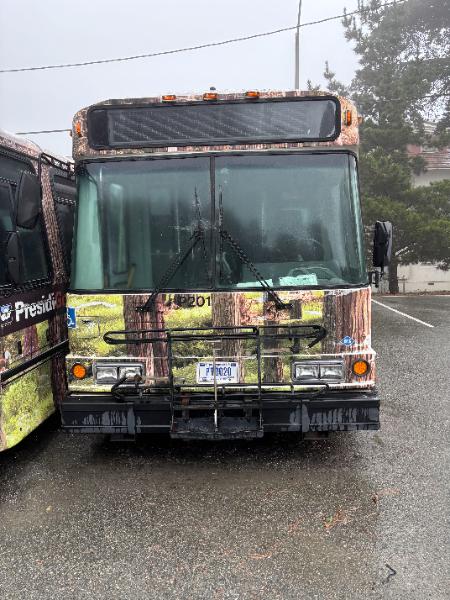 2009 Eldorado National XHF 35 FRT shuttle bus