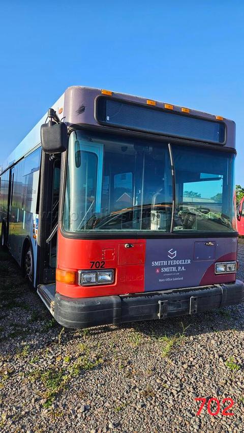 2005-30'Gillig Low Floor Bus #702