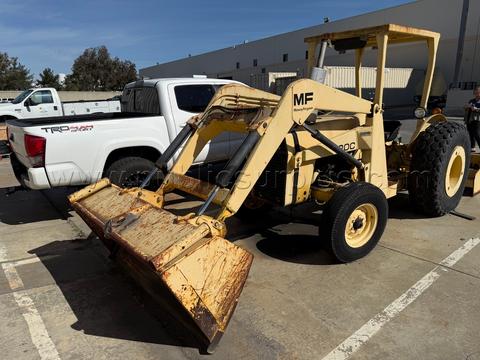 MASSEY FERGUSON MF32A LOADER