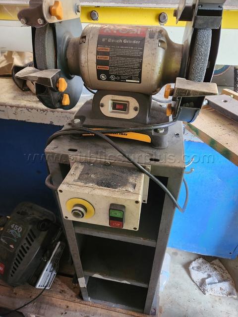 Ryobi 8in Grinder on stand