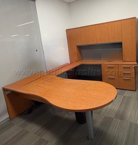U-Shape desk w/ hutch