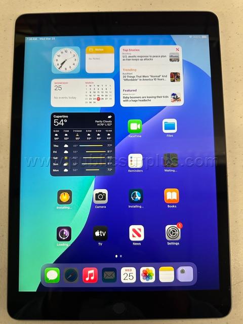 Apple iPad 8th Gen. 32GB Wi-Fi 10.2" Space Gray MYLU2LL/A A2270