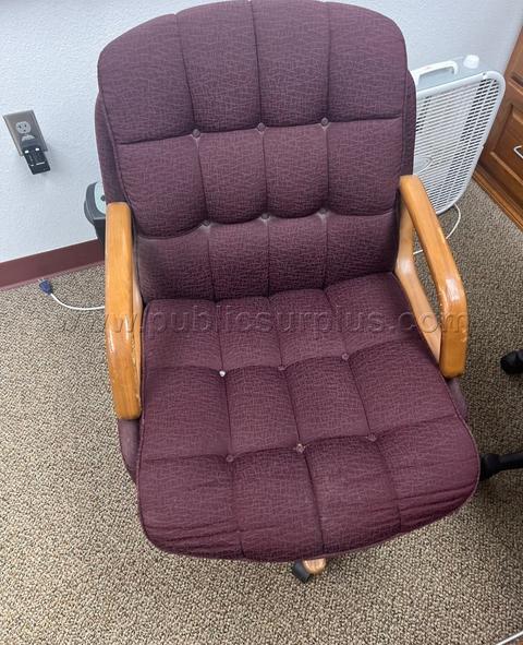 200 026 CJ - BURGANDY OFFICE CHAIR - POT