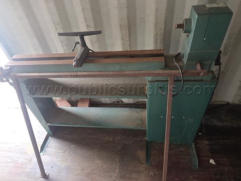 Grizzly Model G1495 Heavy Duty Wood Lathe