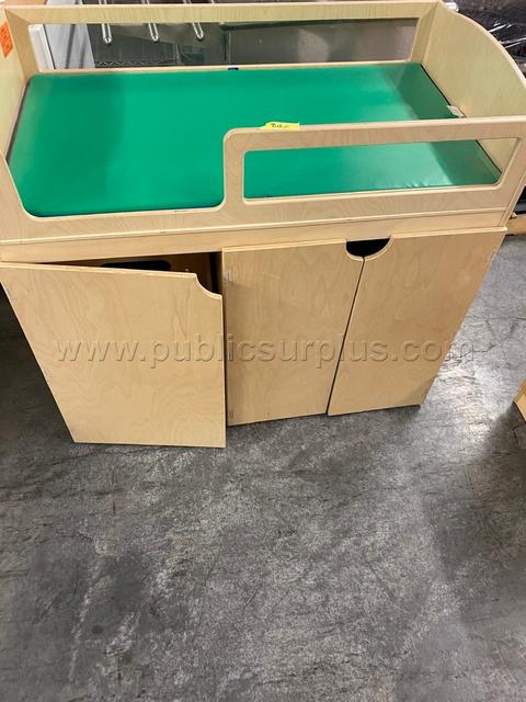 PRESCHOOL CHANGING TABLE/STEPS-(WH)