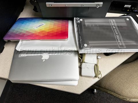 3 Apple MacBook Airs