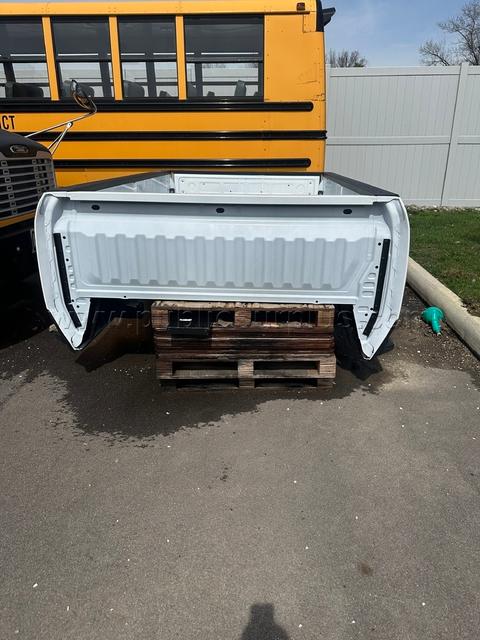 CH - 2026 GMC 3500 TRUCK BED NEW TAKE OFF