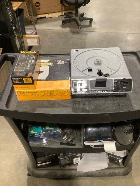7850 - Kodak Slide Projector w/Remote