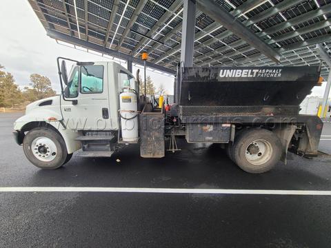 2002 International Harvester patch truck