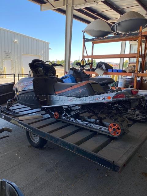 ARCTIC CAT BLACK SNOWMOBILE MODEL M1000