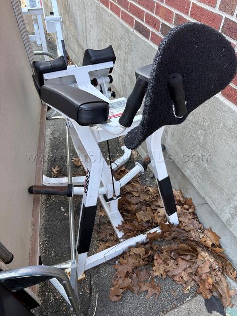 Plate loaded Kneeling Leg Curl machine