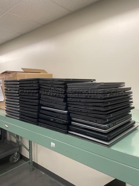 56 Laptops - CH - Z4