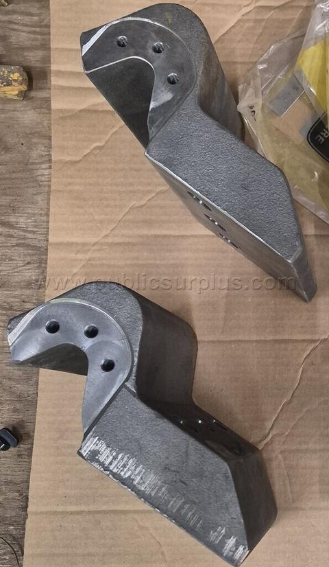 John Deere 672B Grader Upper Retainers